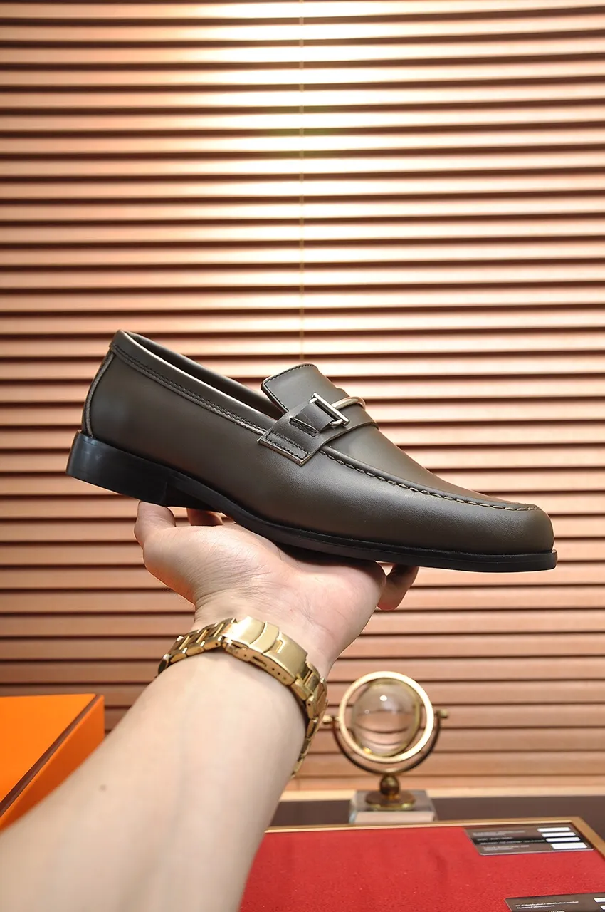 Men's shoes💰460💶[HERMES] (sheepskin lining)🍀Italian top luxury🍀He does not pursue novel styles and gorgeous colors, but attracts the favor of successful men with his flawless, elegant and classic style. Formal leather shoes This very comfortable, simple and stable style allows you to easily match any style! The pattern is absolutely 1:1 refined from the original case, and we strive for excellence in materials, imported cowhide + sheepskin lining💪💪💪extraordinary texture👍! .Black Brown Size: 38-45 (45 customized)